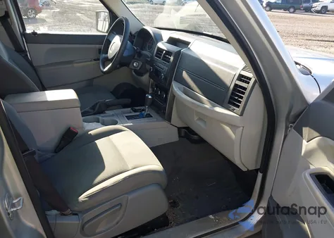 2008 Jeep Liberty Sport from USA, damaged, VIN 1J8GP28K08W103562